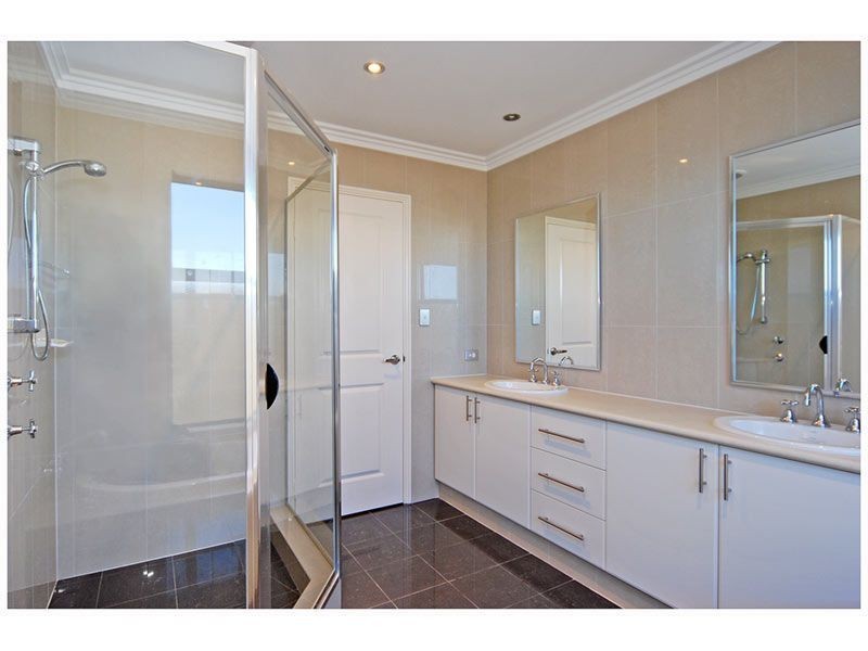 55 Endeavour Circle, Wannanup WA 6210