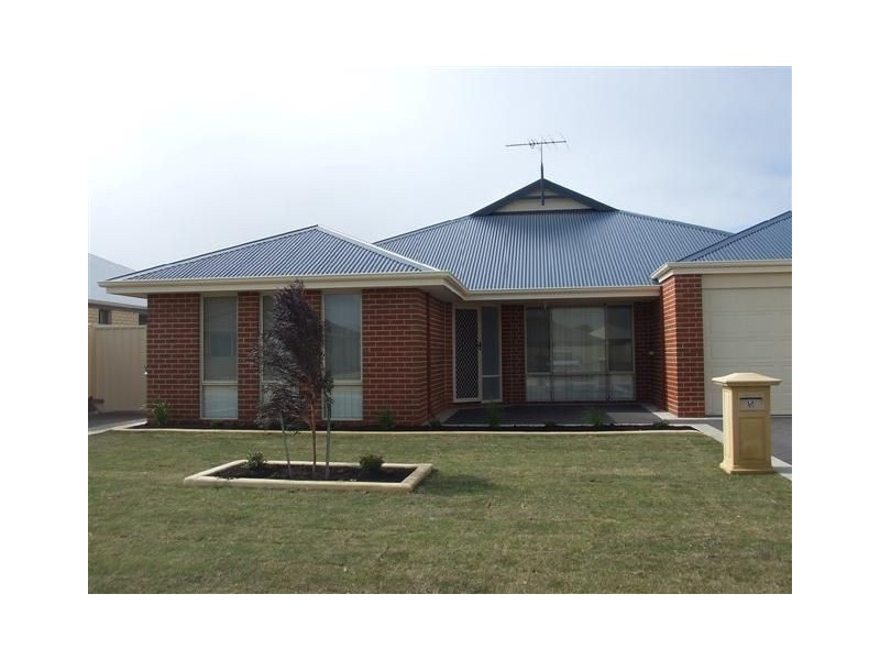 5 Bertha Loop, Dudley Park WA 6210