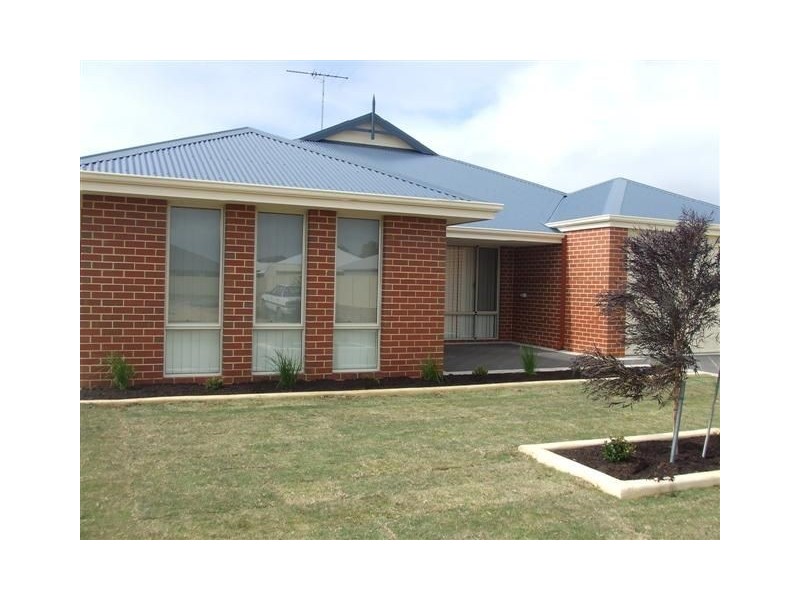5 Bertha Loop, Dudley Park WA 6210