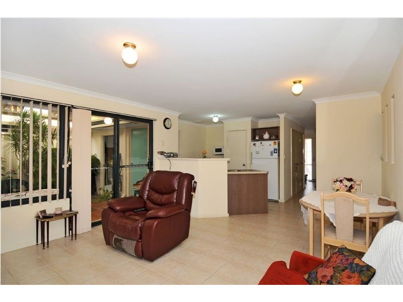 2/9 Division road, Mandurah WA 6210
