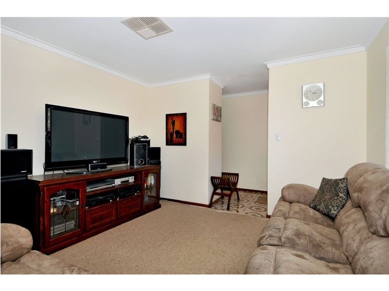 14 Sandalwood Parade, Halls Head WA 6210