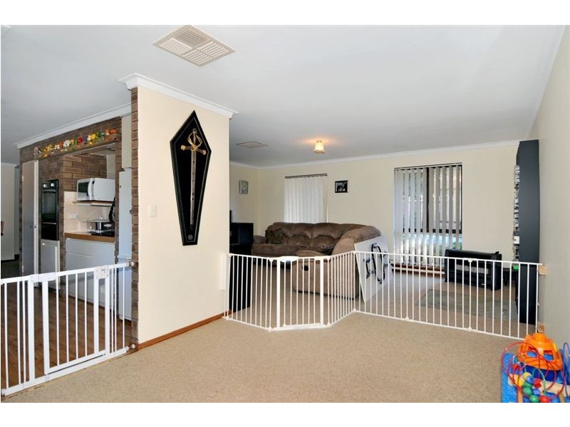 14 Sandalwood Parade, Halls Head WA 6210