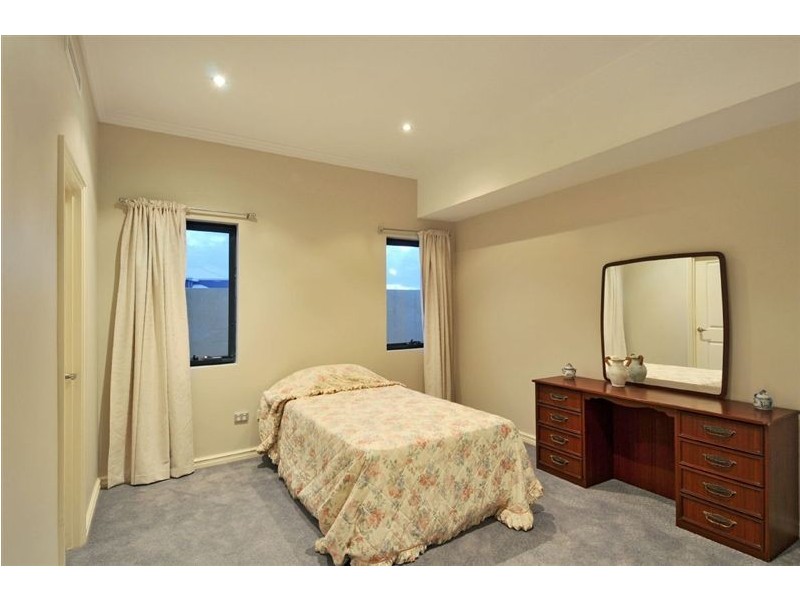 55 Endeavour Parade, Wannanup WA 6210