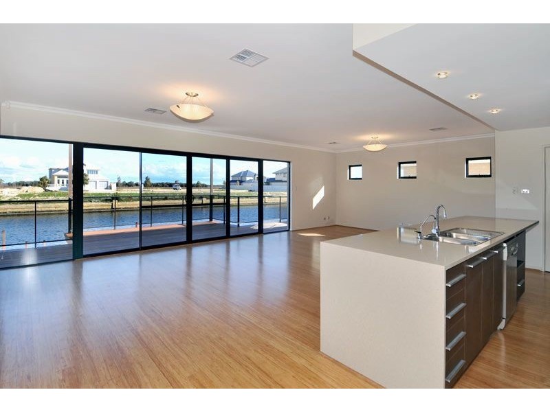 13 Twilight Court, Dudley Park WA 6210