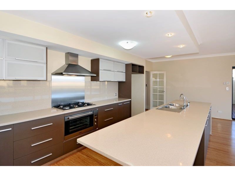 13 Twilight Court, Dudley Park WA 6210