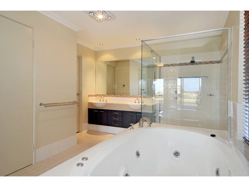 13 Twilight Court, Dudley Park WA 6210