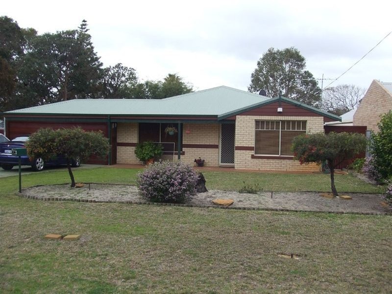 4 Moulton Street, Coodanup WA 6210