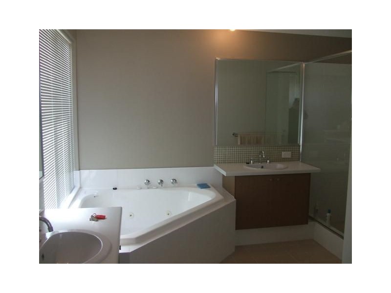 4 Bamburgh Turn, Meadow Springs WA 6210