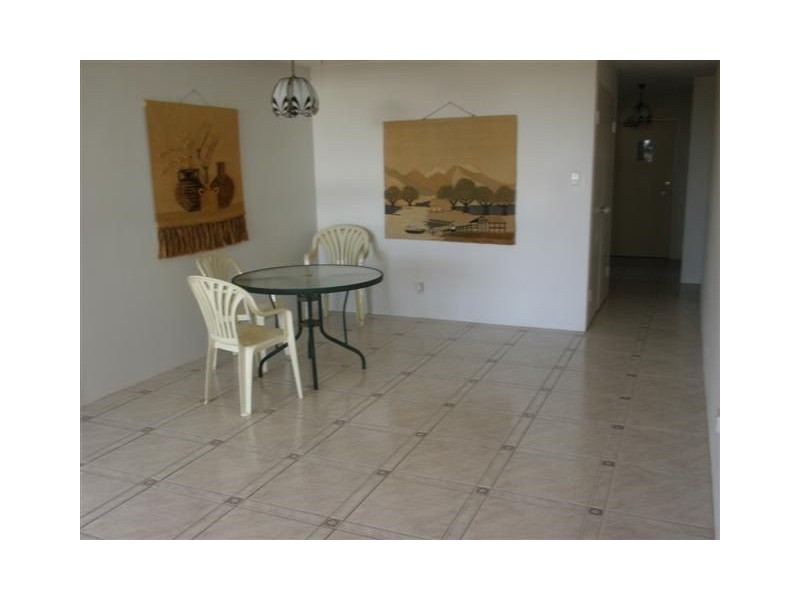 10/6 Valley Road, Halls Head WA 6210