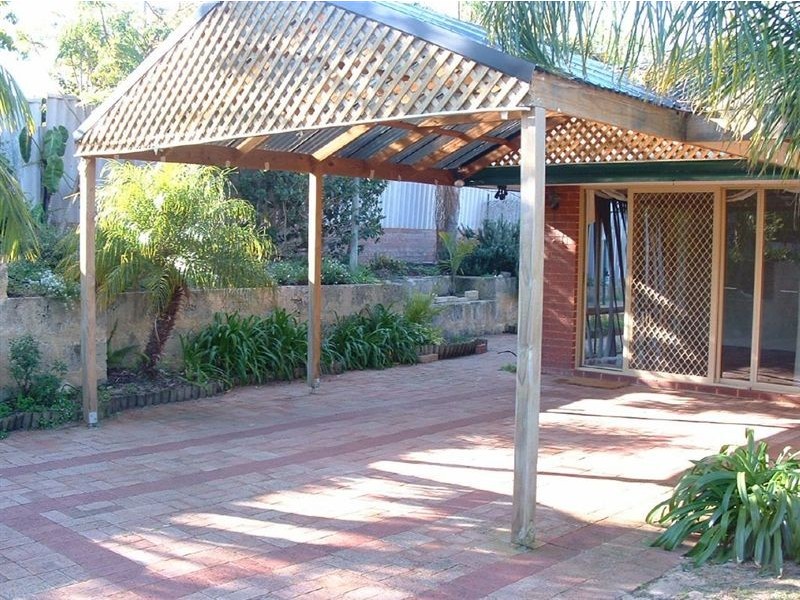 3 Lagavas Court, Halls Head WA 6210