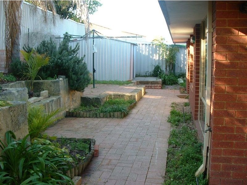 3 Lagavas Court, Halls Head WA 6210