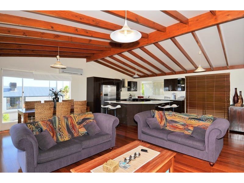8 Marsh Place, Halls Head WA 6210