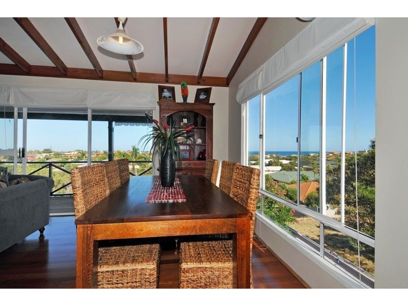 8 Marsh Place, Halls Head WA 6210