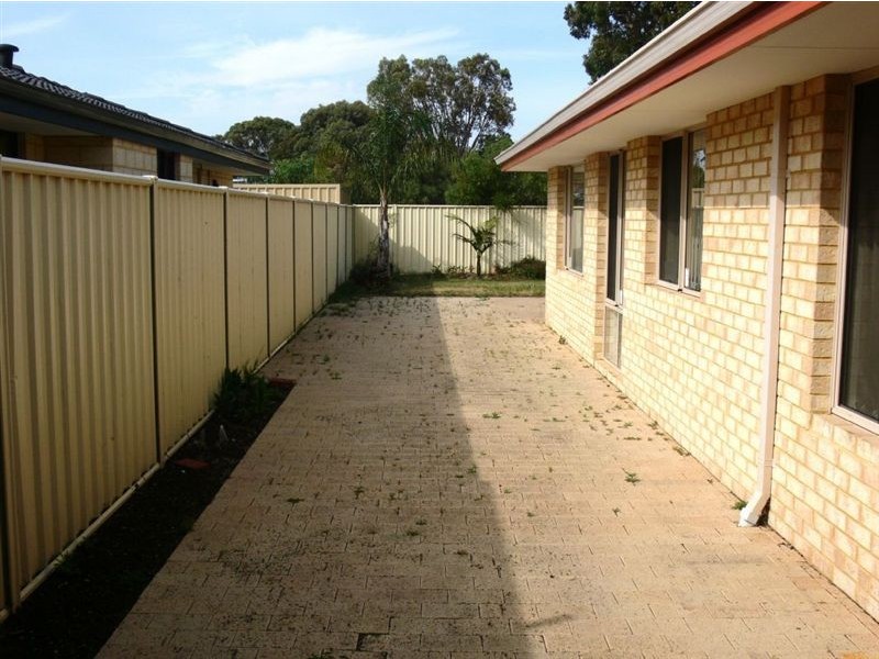 2/36A Pentland Crescent, Dudley Park WA 6210