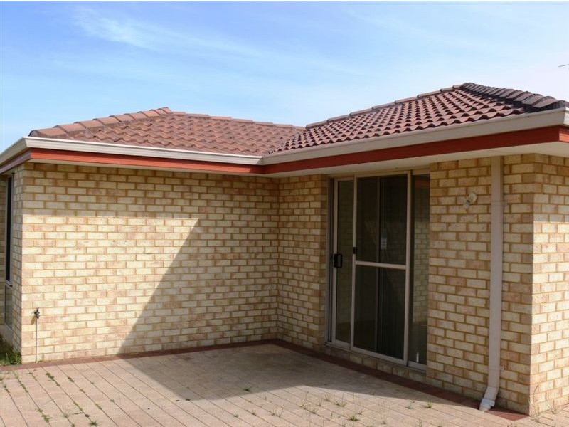 2/36A Pentland Crescent, Dudley Park WA 6210