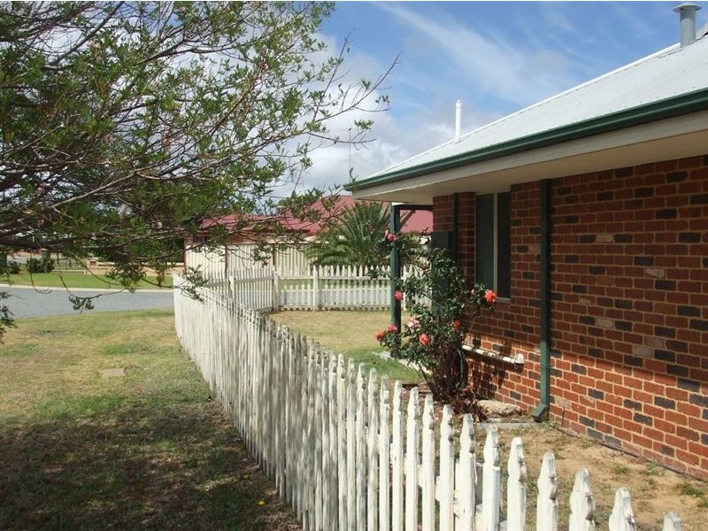 2 Fairway Crescent, Meadow Springs WA 6210