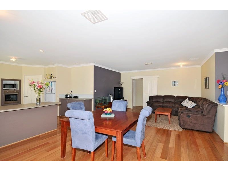 16 McCubbin Loop, Dawesville WA 6211