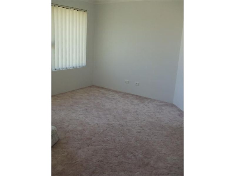 10 Arlette Pass, Lakelands WA 6210