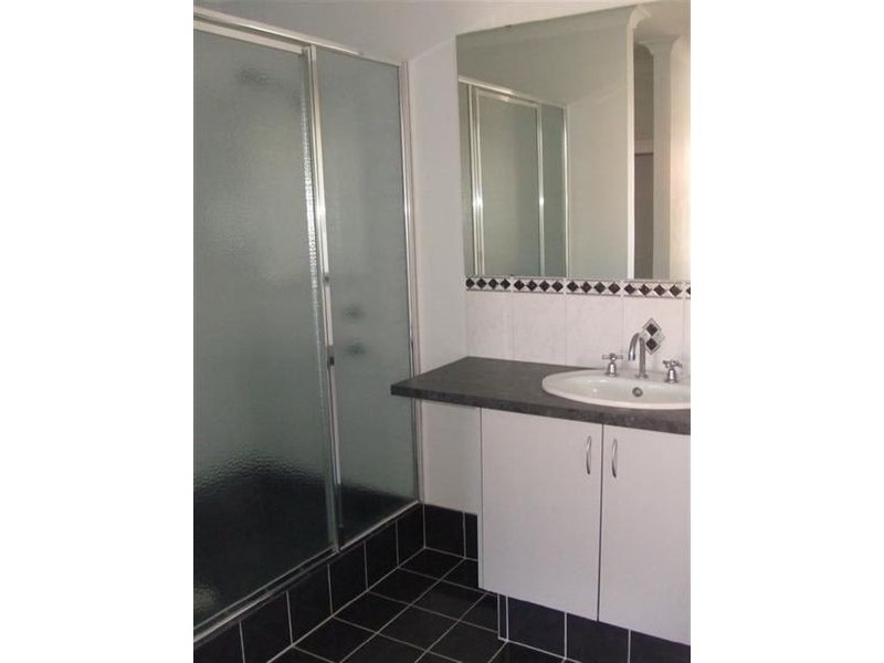 10 Arlette Pass, Lakelands WA 6210