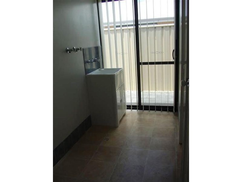 10 Arlette Pass, Lakelands WA 6210