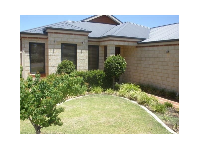 24 Iluka Road, Dawesville WA 6211
