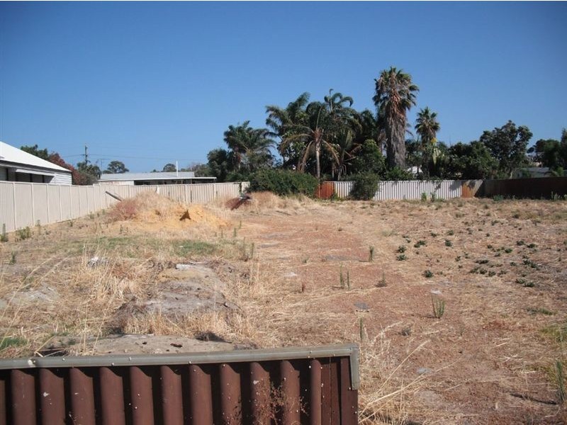 22B Queen Parade, Wannanup WA 6210