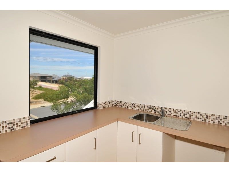22A Queen Parade, Wannanup WA 6210