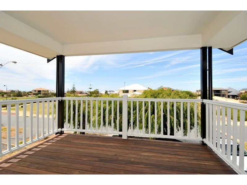 22A Queen Parade, Wannanup WA 6210