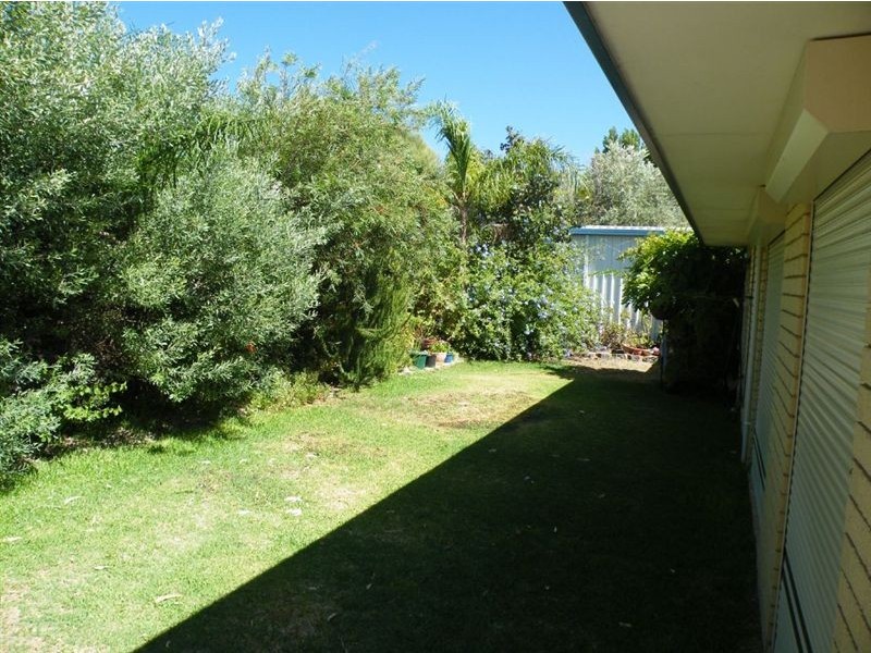 11 Canterbury Terrace, Meadow Springs WA 6210