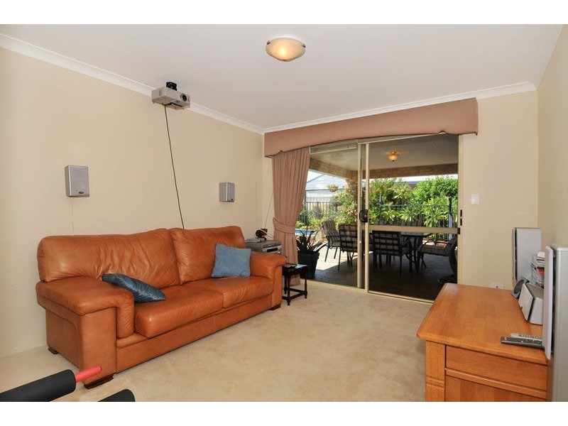 65 Newport Drive, Dudley Park WA 6210