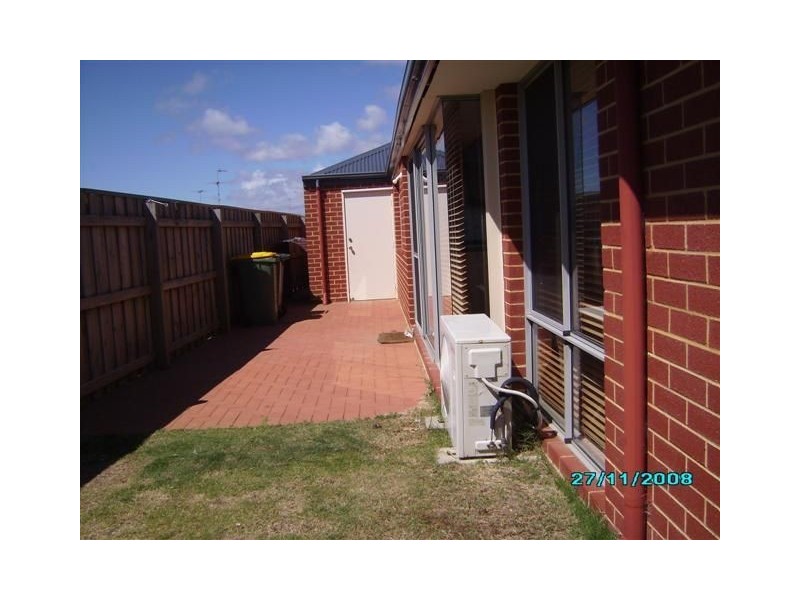 51 Hibbertia Follow, Halls Head WA 6210