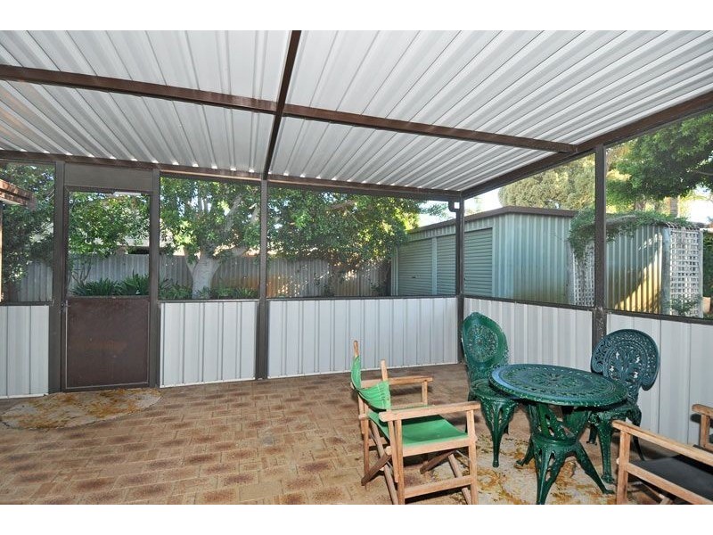 28 Hanson Way, Dudley Park WA 6210