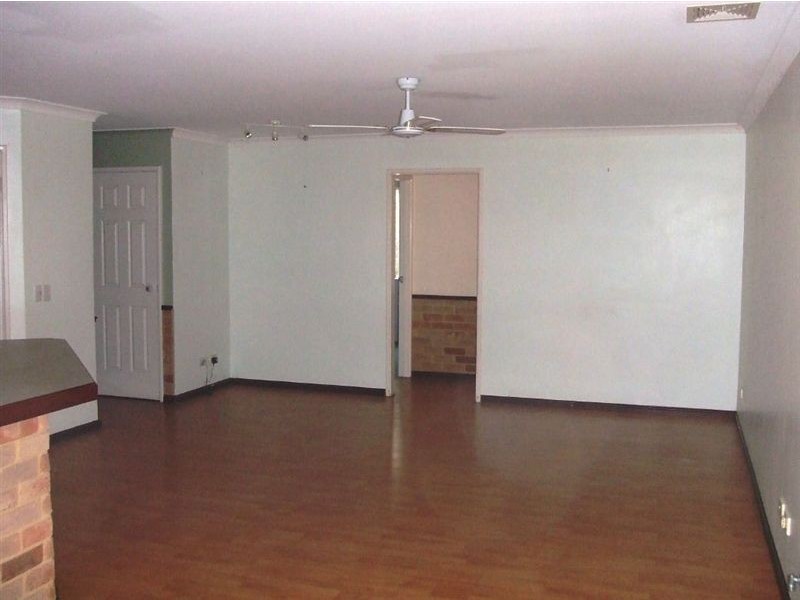 4 Willoughbridge Crescent, Erskine WA 6210