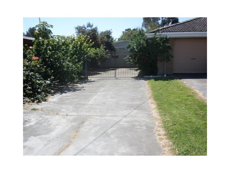 16 Dadger Street, Dudley Park WA 6210