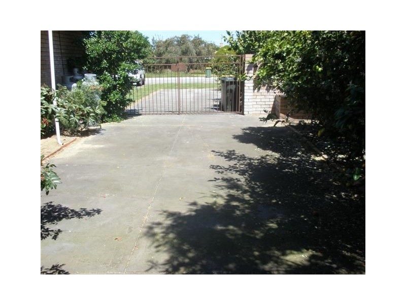 16 Dadger Street, Dudley Park WA 6210