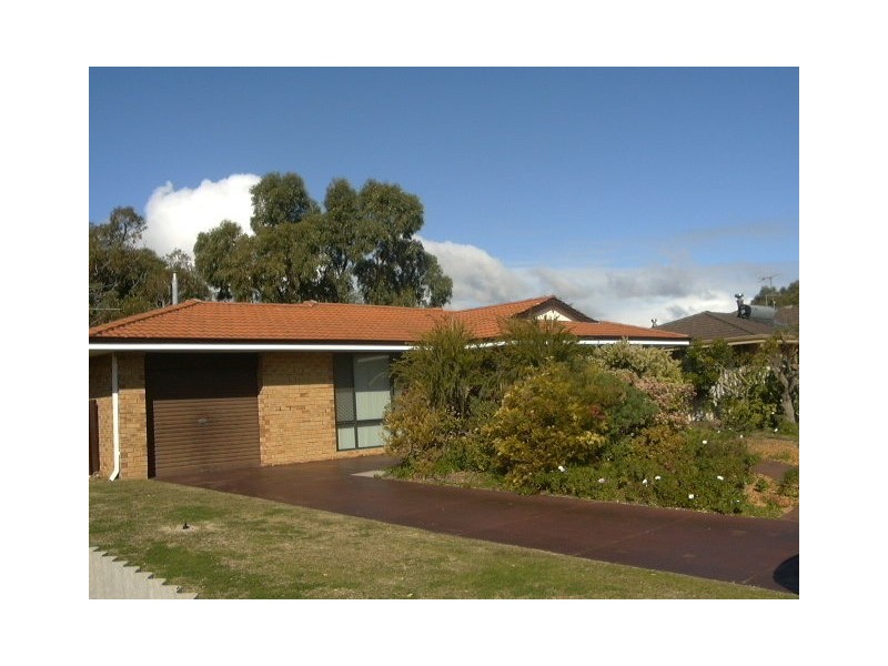 1 Breaker Place, Silver Sands WA 6210