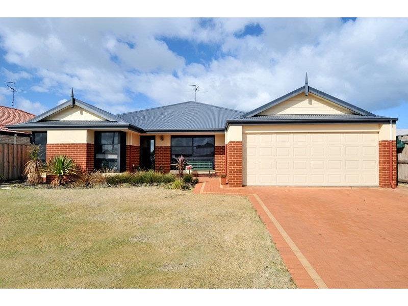 51 Hibbertia Follows, Halls Head WA 6210