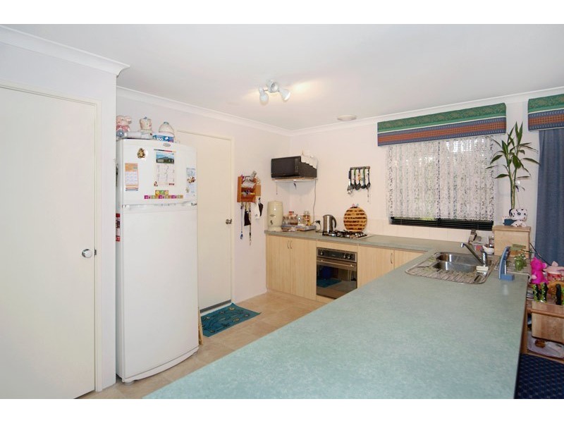 206 Peelwood Parade, Halls Head WA 6210