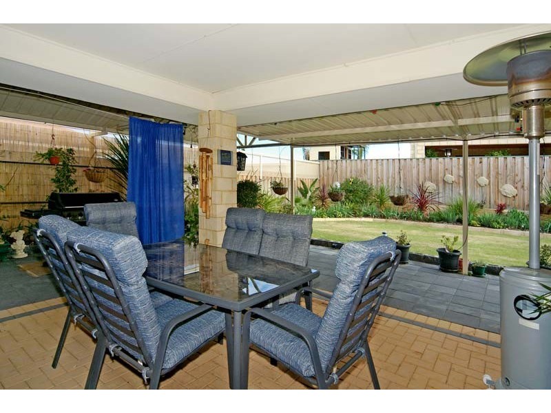 206 Peelwood Parade, Halls Head WA 6210