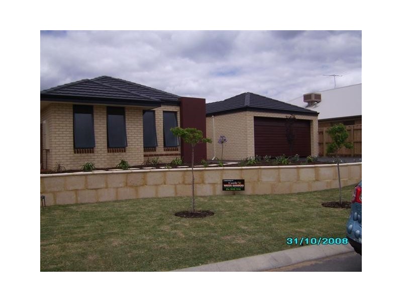 6 Santalum Circus, Halls Head WA 6210