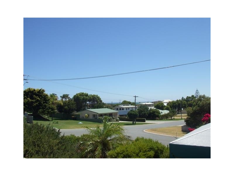 8 Sandra Street, Falcon WA 6210