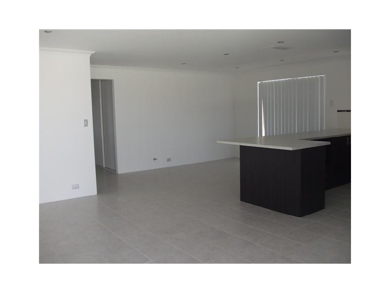 25 Lascelles Circus, Lakelands WA 6210