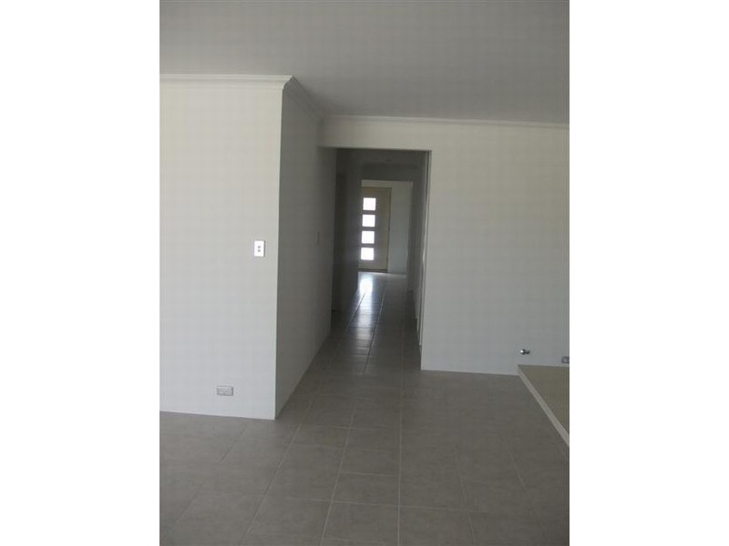 25 Lascelles Circus, Lakelands WA 6210