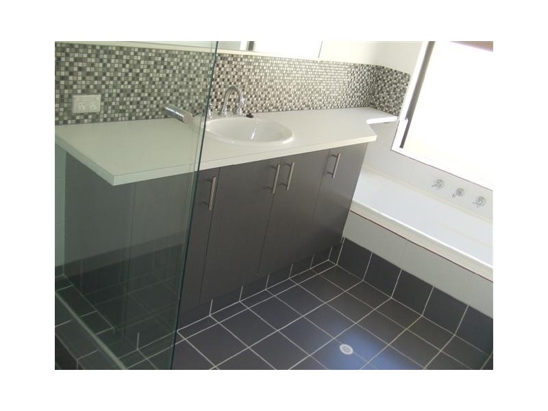 25 Lascelles Circus, Lakelands WA 6210