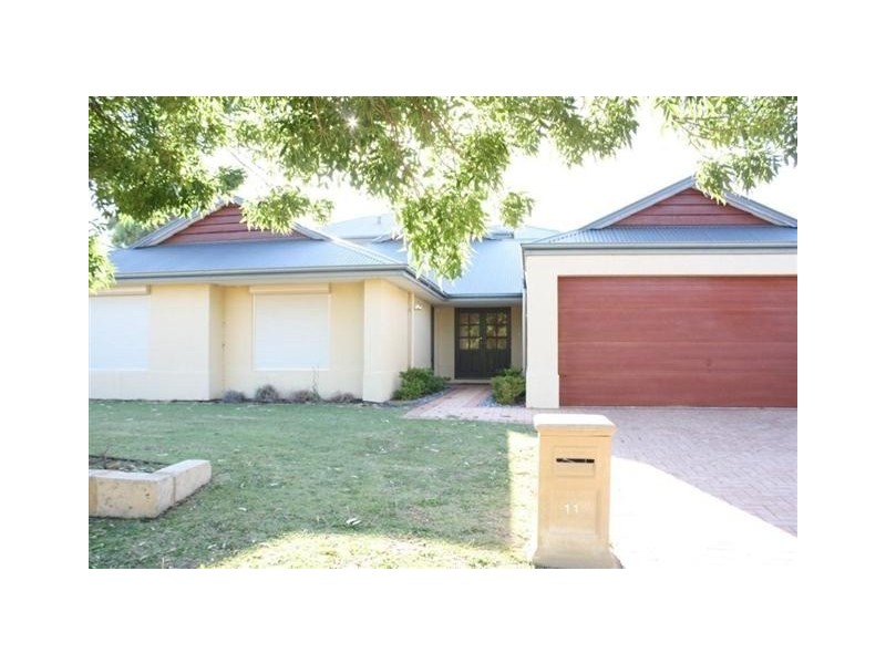 11 Mayfair Mews, Meadow Springs WA 6210