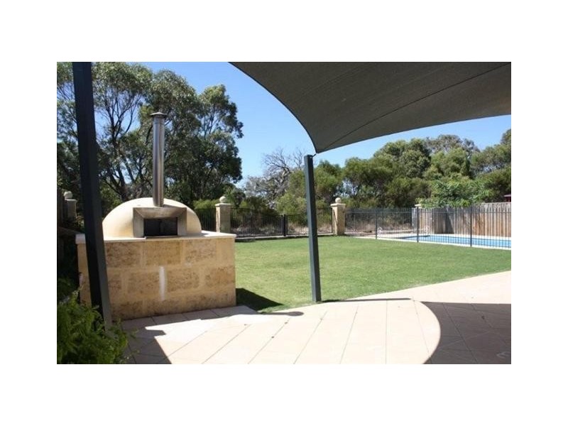 11 Mayfair Mews, Meadow Springs WA 6210