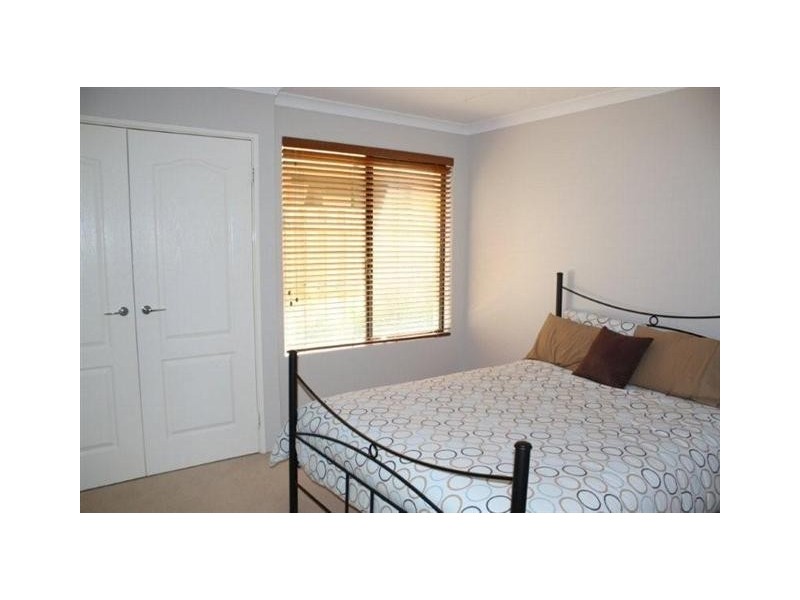 11 Mayfair Mews, Meadow Springs WA 6210