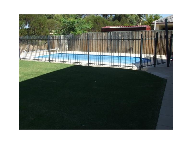 11 Mayfair Mews, Meadow Springs WA 6210