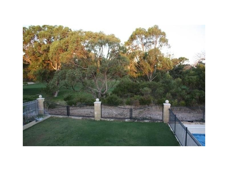 11 Mayfair Mews, Meadow Springs WA 6210