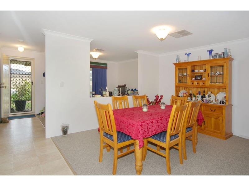 206 Peelwood Parade, Halls Head WA 6210